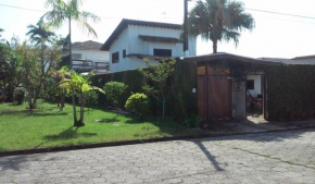 Sobrado arejado no Guarujá